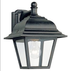 Single-Light Bancroft Outdoor Wall Lantern